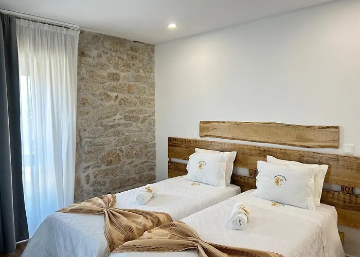 Pacos De Douro - 7 Et 8 Tranquillite & Elegance Homestay szállás *