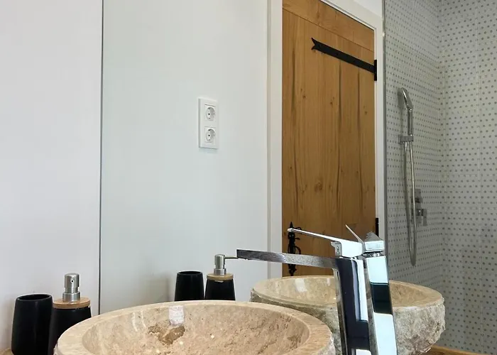 Pacos De Douro - 7 Et 8 Tranquillite & Elegance Homestay szállás *